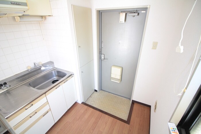 物件内観写真14　(玄関)