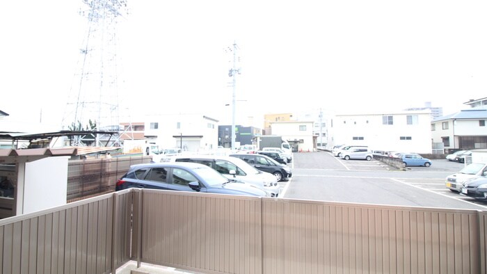 物件内観写真20　(室内からの展望)