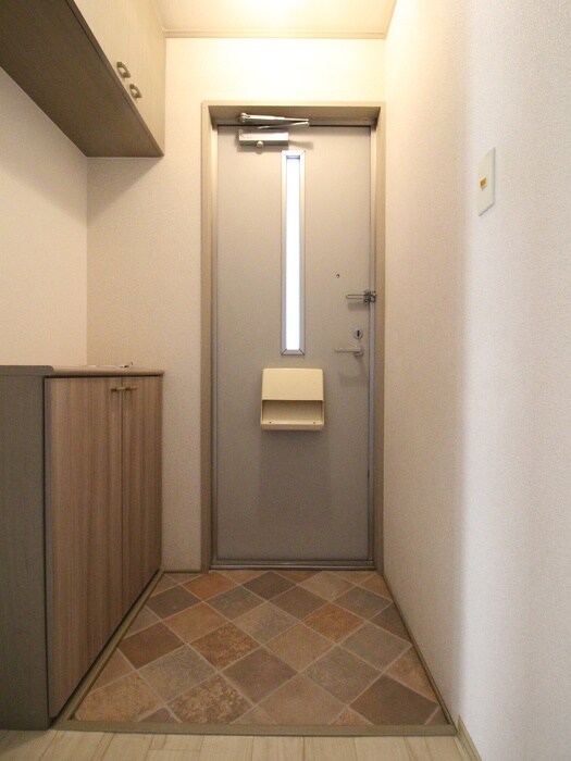 物件内観写真10　(玄関)