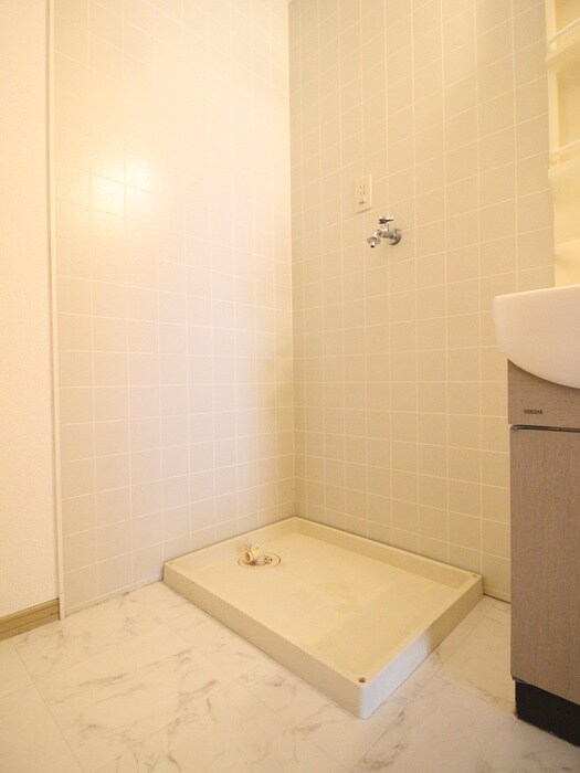 物件内観写真18　(洗濯機置場)