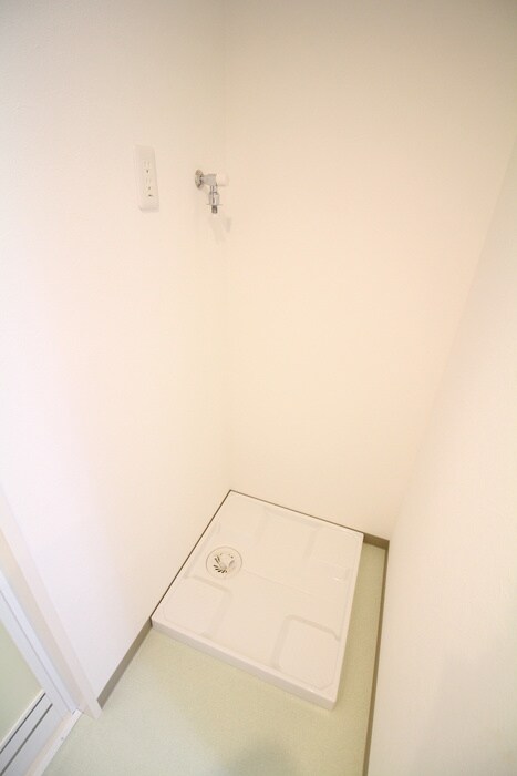 物件内観写真12　(洗濯機置場)