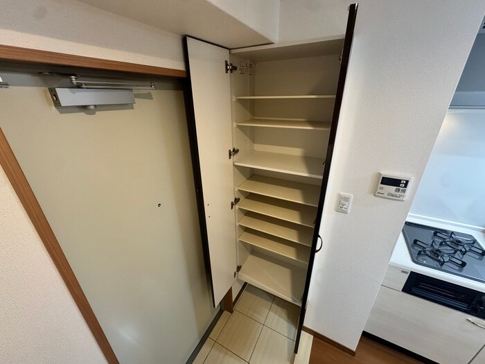 物件内観写真12　(靴箱)