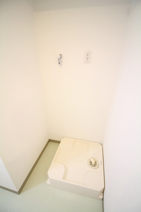 物件内観写真21　(洗濯機置場)