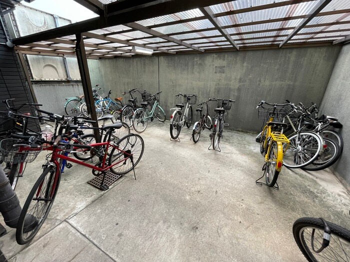 物件外観写真3　(駐輪場)