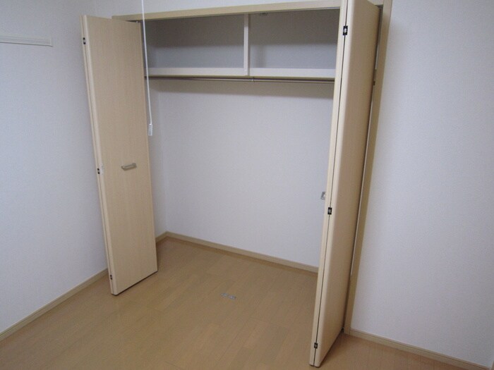 物件内観写真15　(収納)