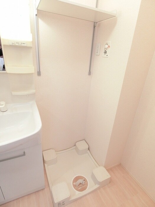 物件内観写真14　(洗濯機置場)