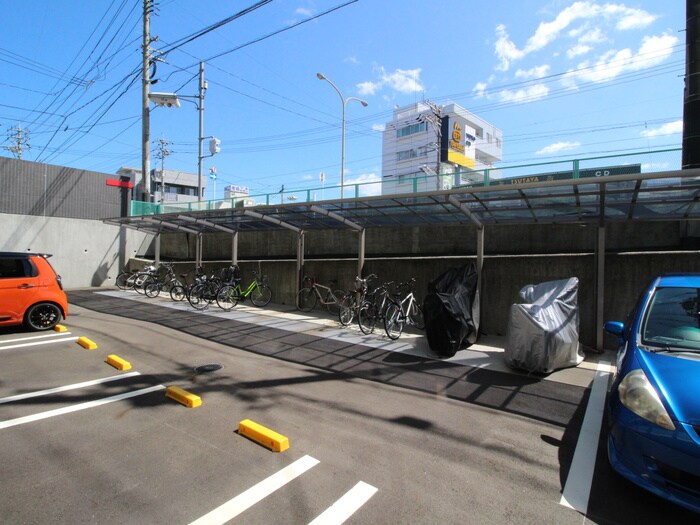物件外観写真5　(駐輪場)