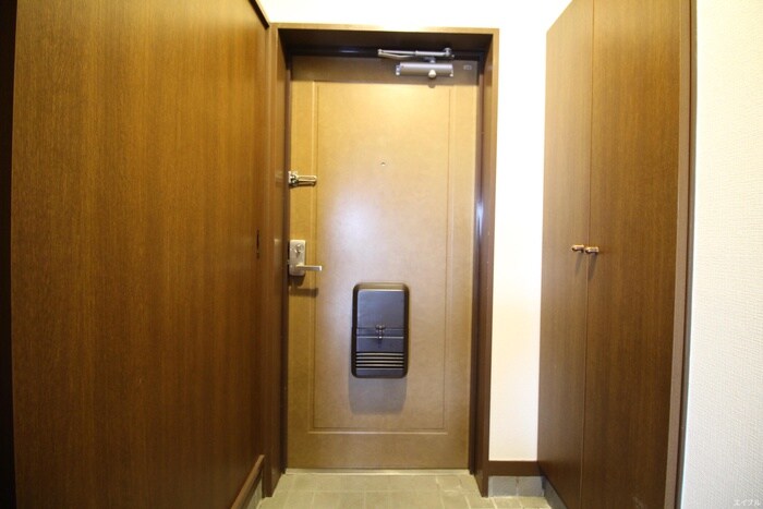 物件内観写真17　(玄関)