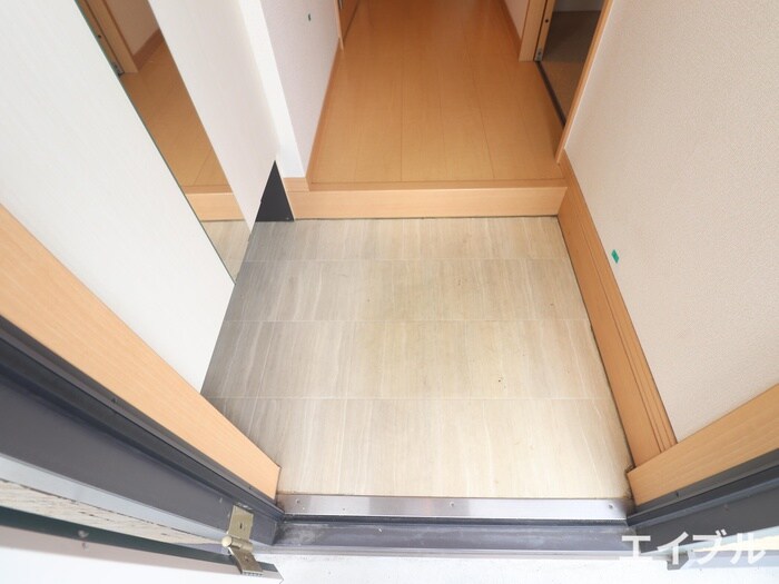物件内観写真15　(玄関)