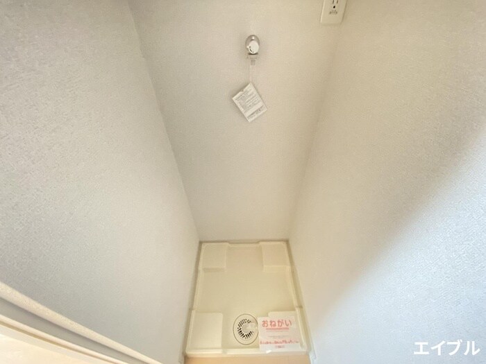 物件内観写真17　(洗濯機置場)