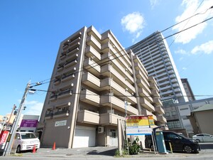 ラックビル外観写真