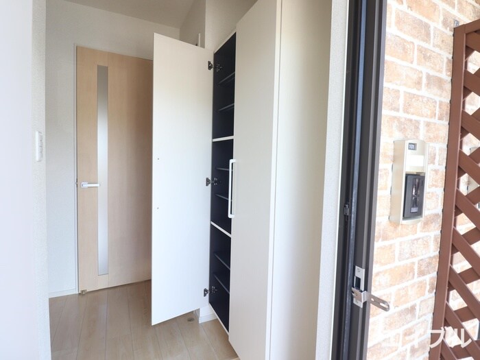 物件内観写真16　(靴箱)