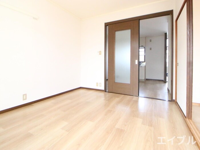 物件内観写真8　(居室)