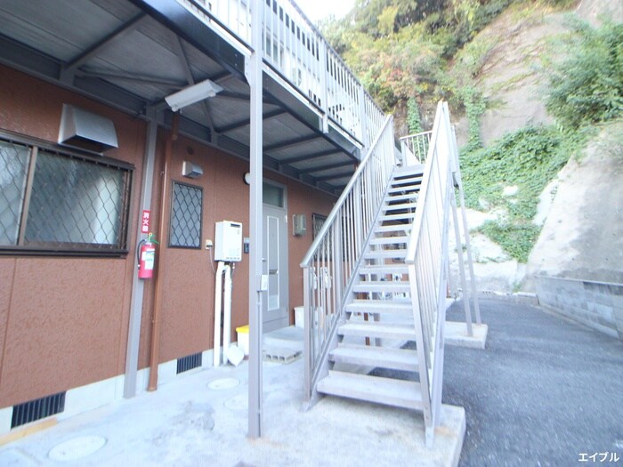 物件外観写真5　(エントランス部分)