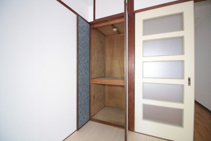 物件内観写真12　(収納)