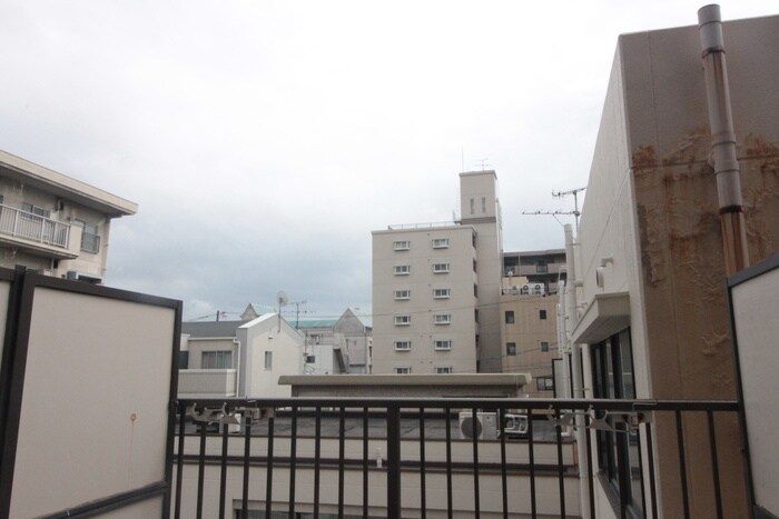 物件内観写真11　(室内からの展望)