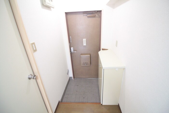 物件内観写真14　(玄関)