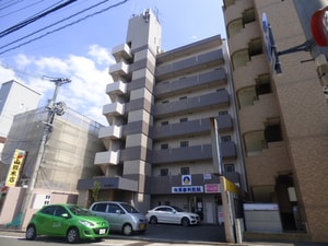 第1山田ビル外観写真