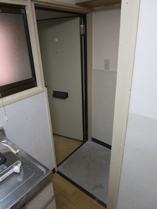 物件内観写真11　(玄関)