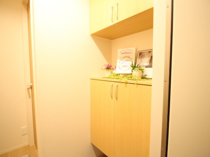 物件内観写真17　(玄関)