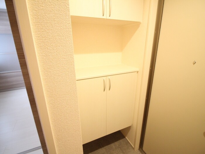 物件内観写真17　(玄関)