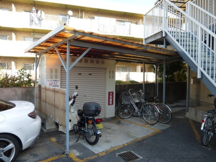 物件外観写真3　(駐輪場)