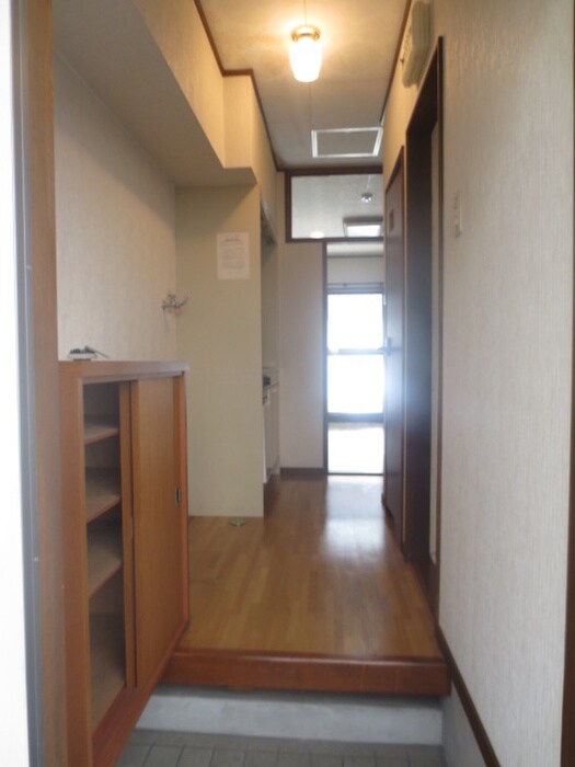 物件内観写真19　(玄関)