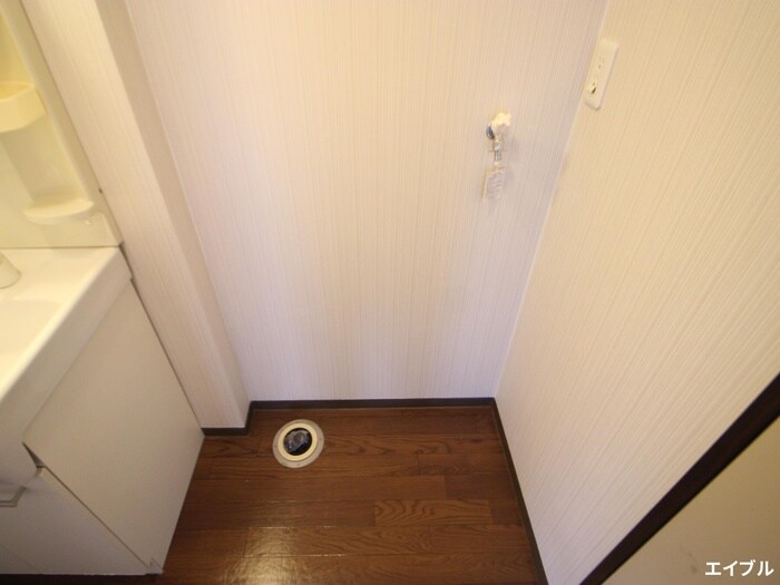 物件内観写真12　(洗濯機置場)