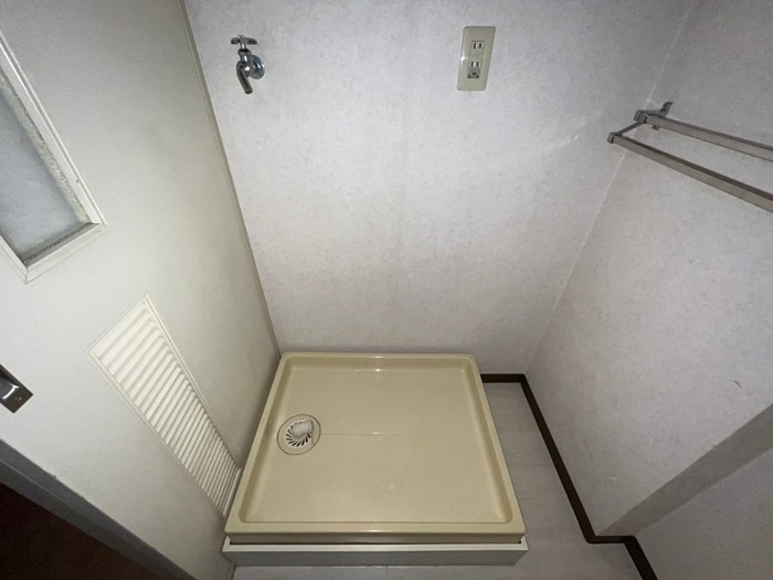 物件内観写真13　(洗濯機置場)