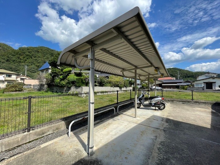 物件外観写真6　(駐輪場)