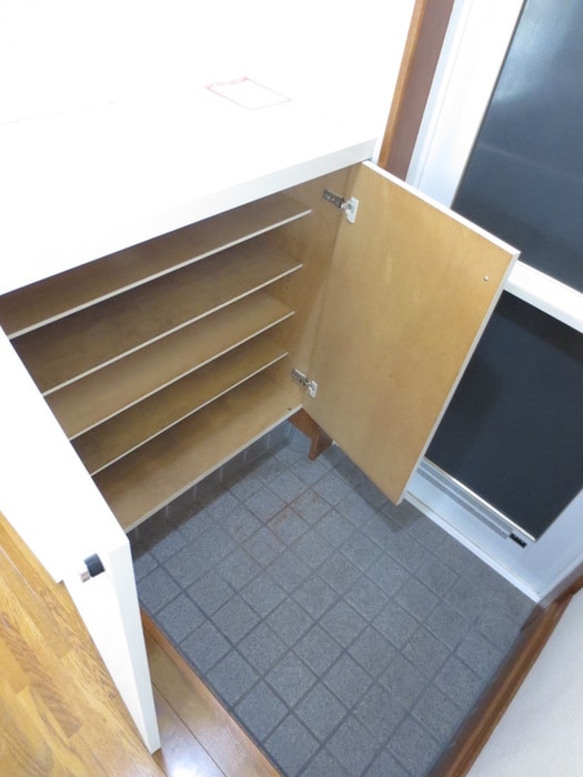 ノブタハイツの靴箱