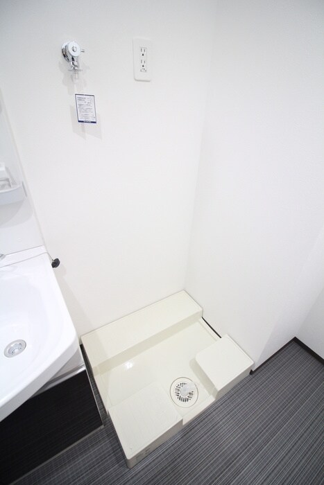 物件内観写真12　(洗濯機置場)