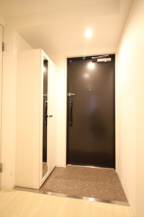 物件内観写真13　(玄関)