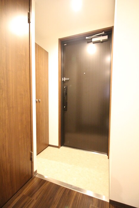 物件内観写真14　(玄関)