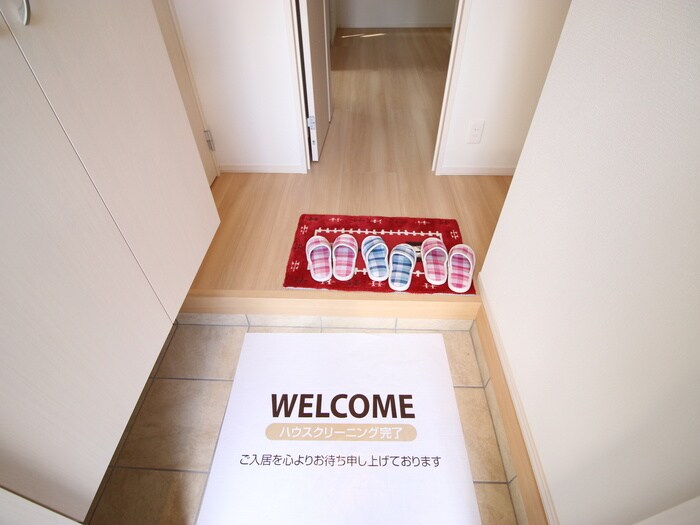 物件内観写真15　(玄関)