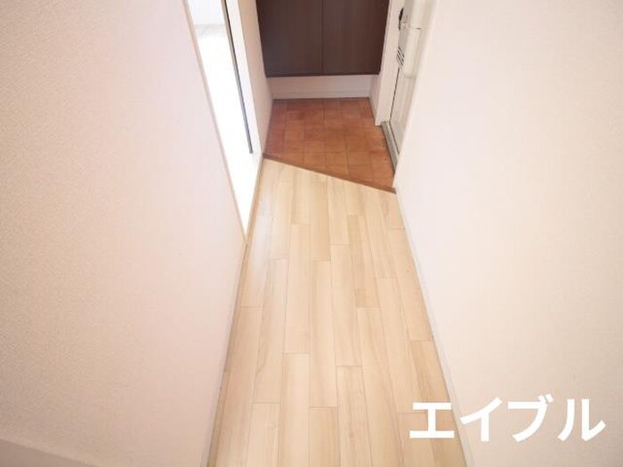 物件内観写真18　(廊下)