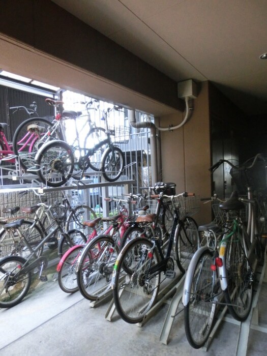 物件外観写真5　(駐輪場)