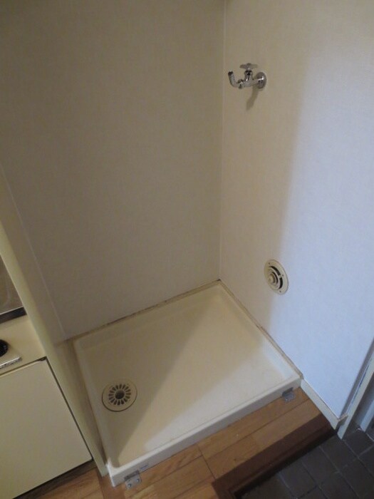 物件内観写真12　(洗濯機置場)