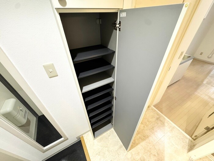 物件内観写真12　(靴箱)