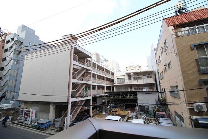 物件内観写真16　(室内からの展望)