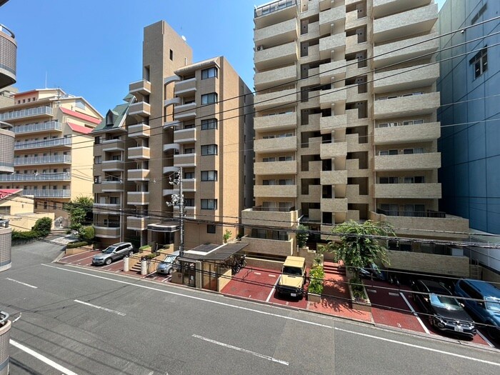 物件内観写真16　(室内からの展望)