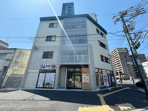 たにます屋ビル外観写真