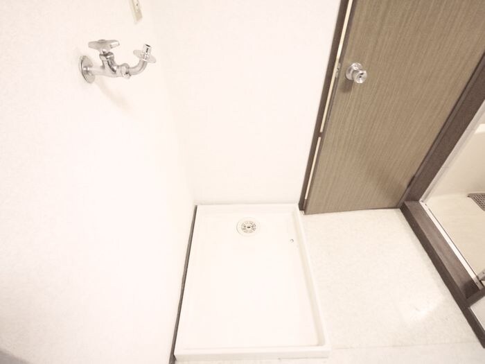 物件内観写真12　(洗濯機置場)