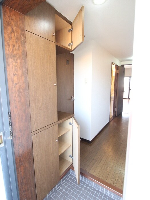 物件内観写真14　(靴箱)