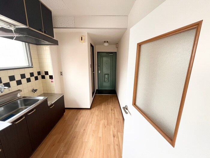 物件内観写真11　(廊下)