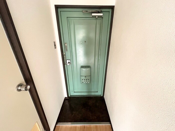 物件内観写真15　(玄関)