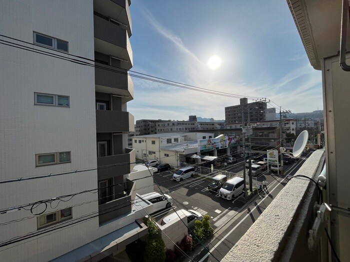 物件内観写真15　(室内からの展望)