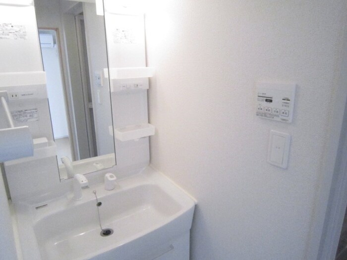 物件内観写真8　(洗面)