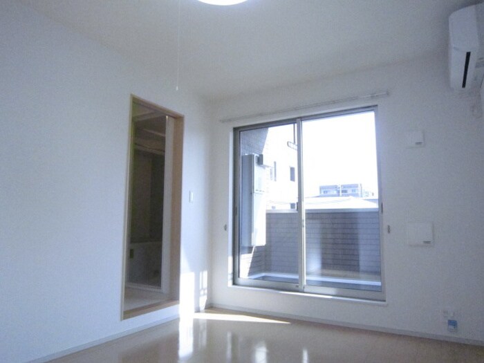 物件内観写真12　(居室)