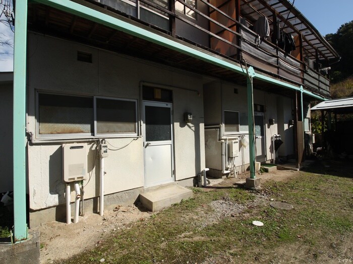 物件外観写真2　(エントランス部分)